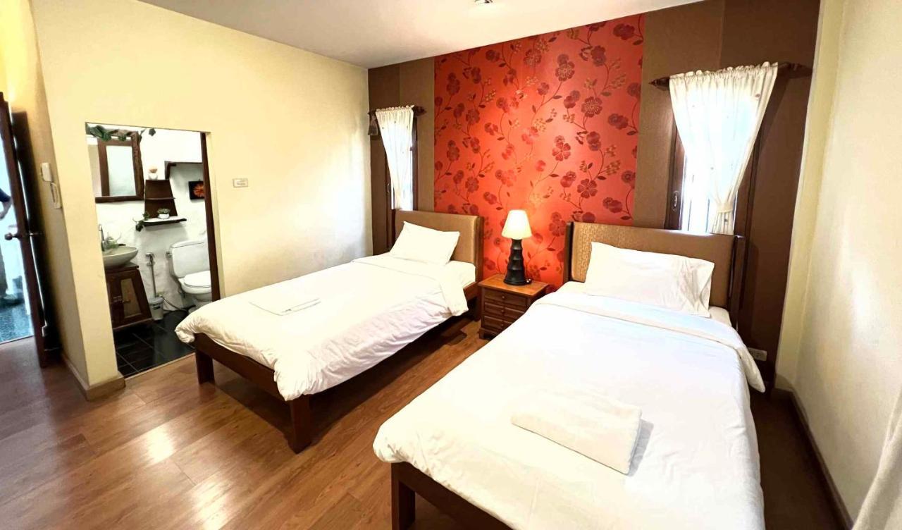 Plumeriahome Near Walking Street เชียงใหม่ ภายนอก รูปภาพ